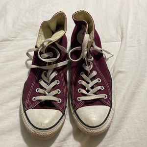 Maroon size 10 converse